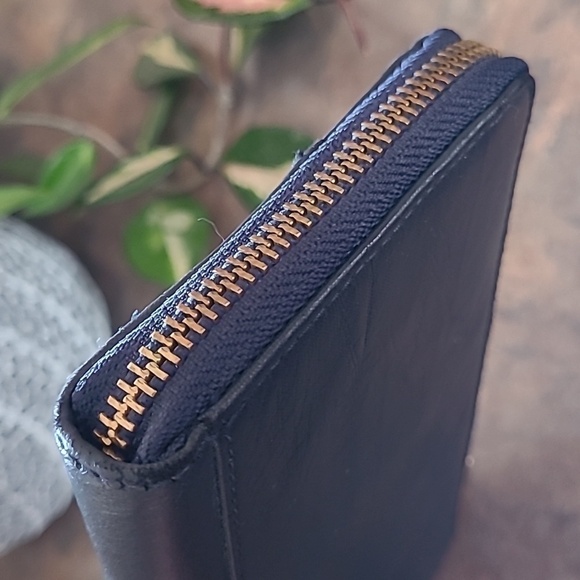 MATT BY MATT & NAT Vegan Classic Long Wallet, Navy, Gold Tone Zipper Closure - Picture 4 of 9